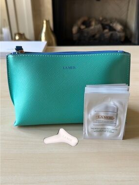 🆕 La Mer Make-up Pouch & Rejuvenating Eye Tool + 10 La Mer Soft Cream Samples